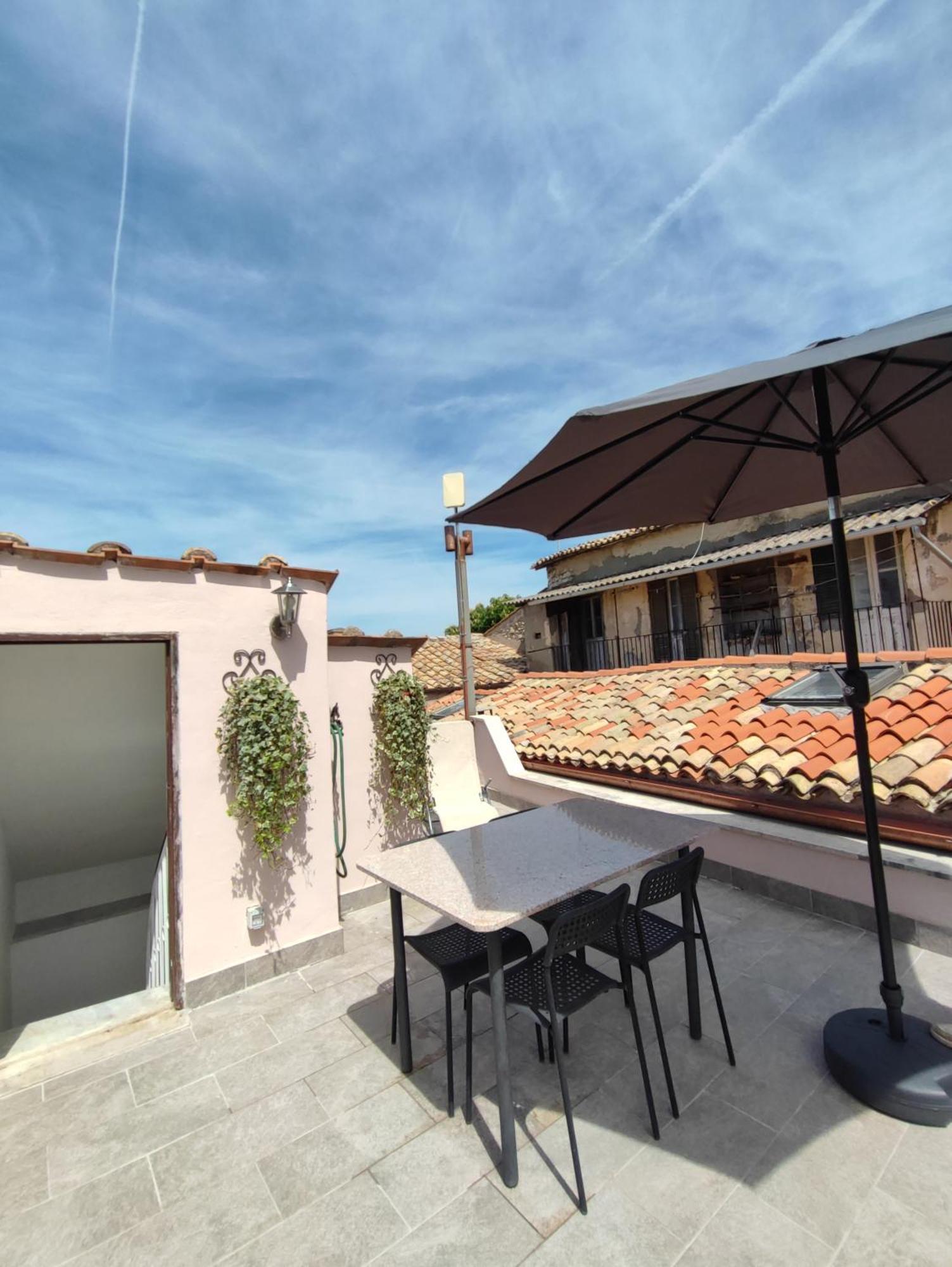 Pink House Apartment Fara in Sabina Exterior photo